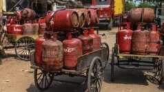 Price of Commercial LPG Hiked by Rs 25 on First Day of Year, Check Rates in Your City